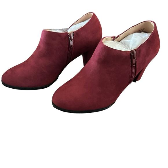 Journee Collection Sanzi Low Cut Ankle Booties Wine NEW Size 8 - Picture 7 of 10